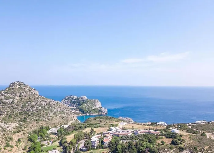 In Rhodes With Infinity Pool * Kalithies