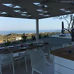 In Rhodes With Infinity Pool Villa *