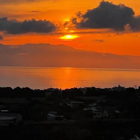 Beautiful With Infinity Pool And Sea View Kalithies