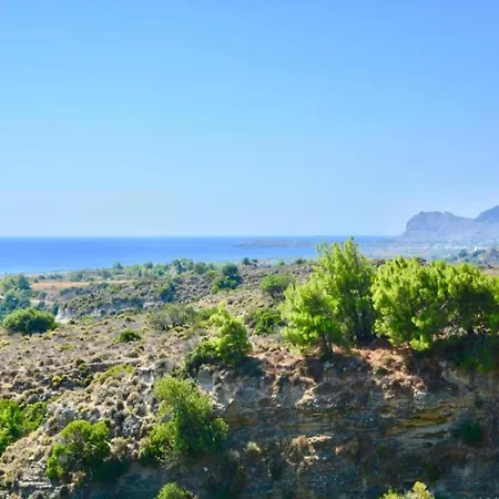 In Rhodes With Infinity Pool فيلة *