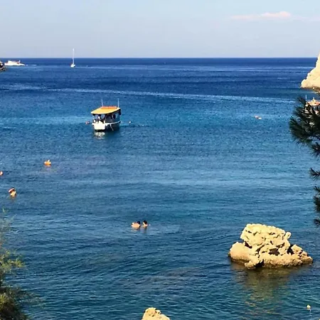 In Rhodes With Infinity Pool Willa *