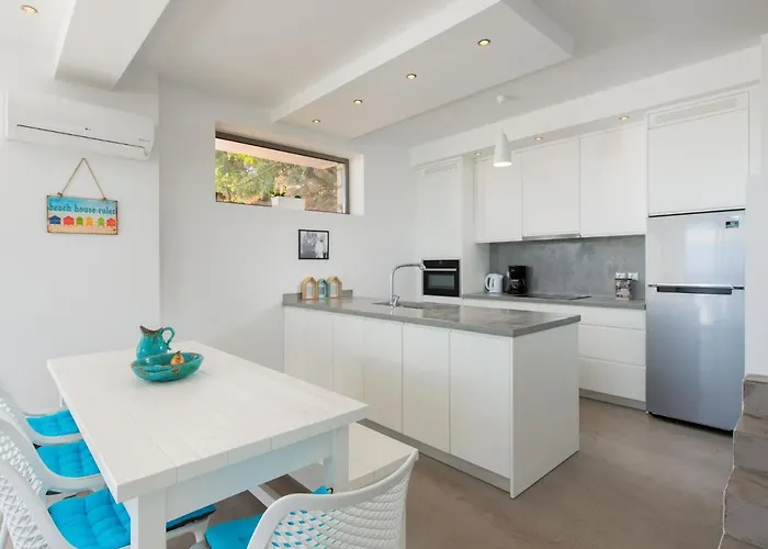 Villa In Rhodes With Infinity Pool