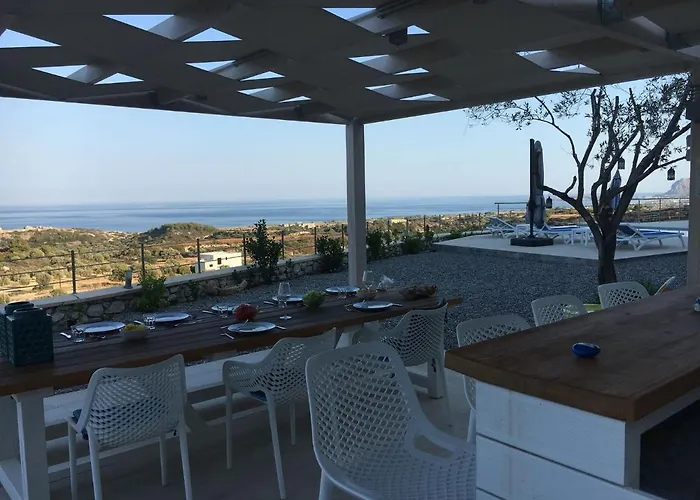 In Rhodes With Infinity Pool Villa *