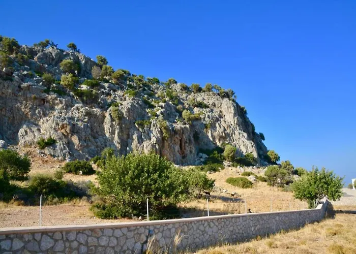 In Rhodes With Infinity Pool Villa Kalithiész