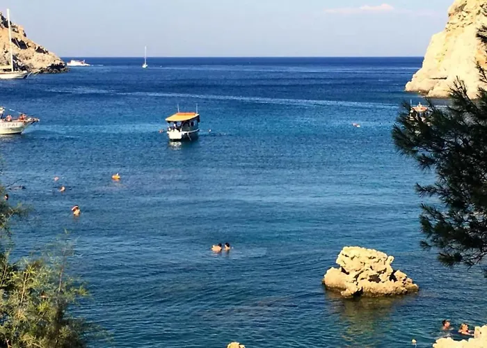 In Rhodes With Infinity Pool فيلة *